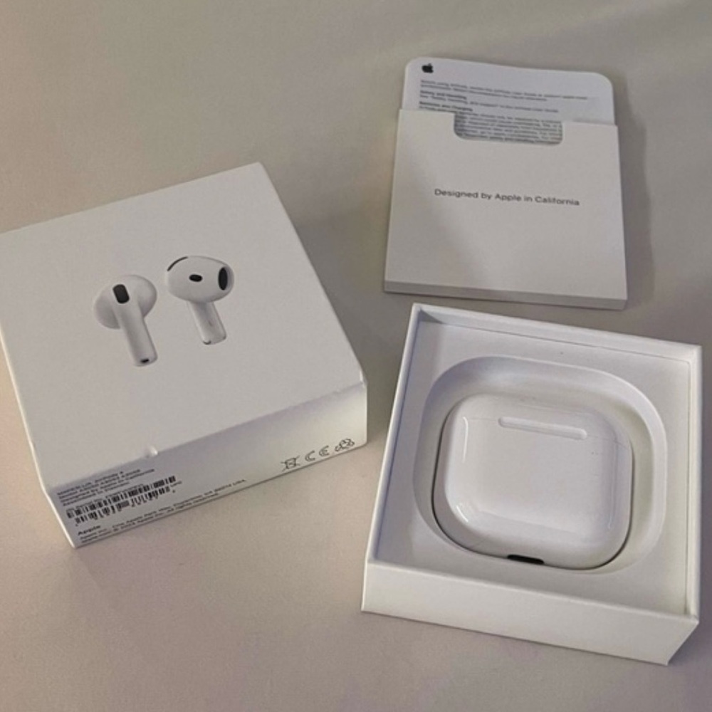 Apple AirPods with Wireless Charging Case - White